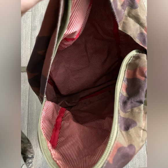Camouflage Herschel backpack - Picture 4 of 4